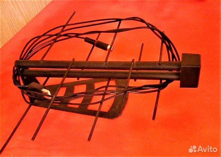 Комнатная антенна для телевизора с усилителем