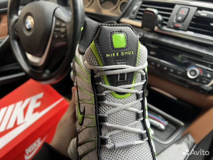 Кроссовки Nike Shox