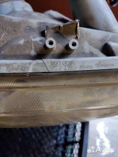 Фара передняя правая Toyota Probox