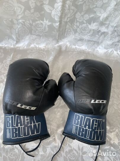 Боксерские перчатки 10 oz