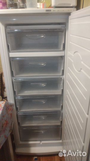 Продам морозильную камеру