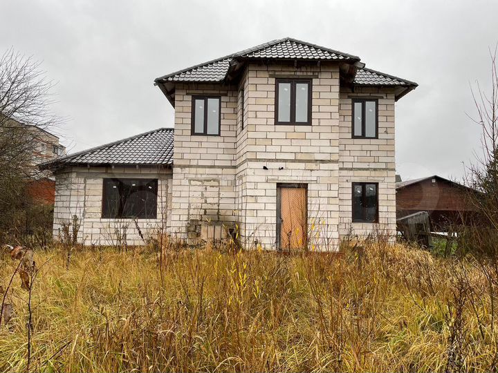 Дом 182 м² на участке 6 сот.