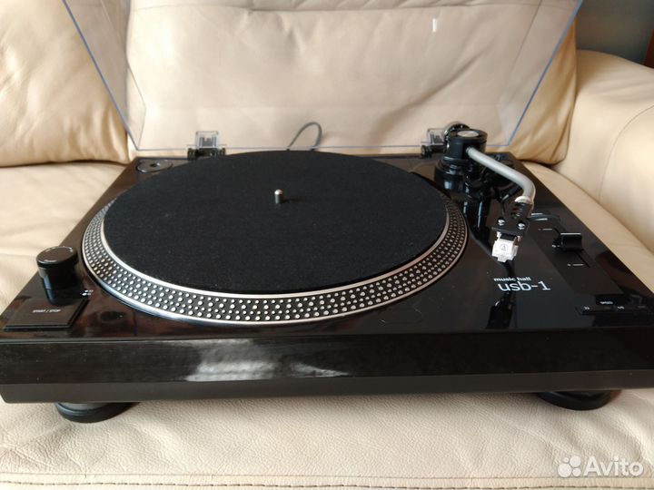 Виниловый проигрыватель music hall USB 1