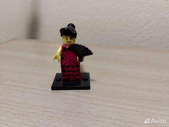 Lego минифигурки серии 2-9,11