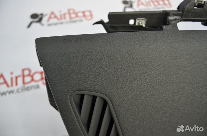 Торпедо панель приборов Audi Q7 2