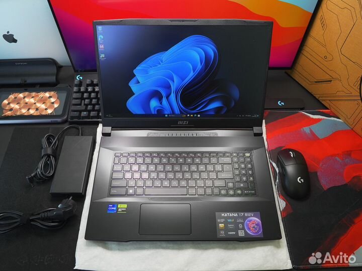 MSI Katana 17 RTX 4050 / i7-12650H 1TB 32GB 17.3