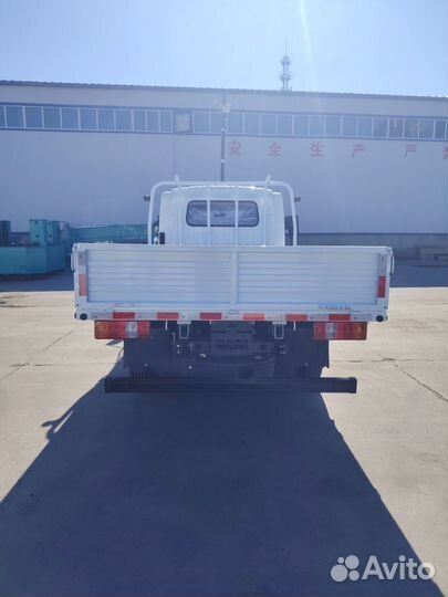 Бортовой грузовик Isuzu Elf, 2024