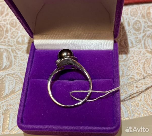 Серебряное кольцо с черным жемчугом