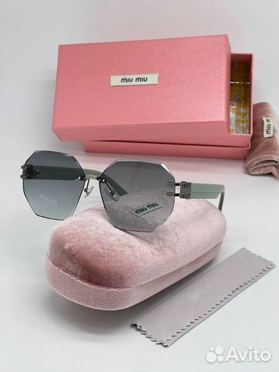 Солнцезащитные очки miu
