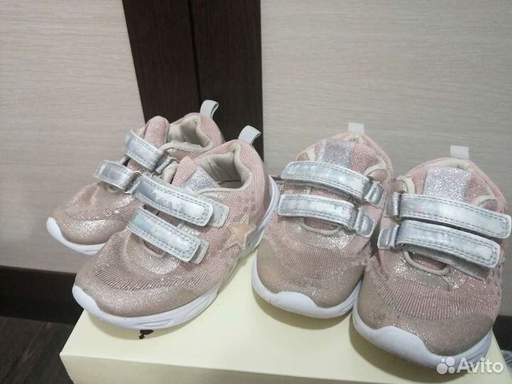 Кроссовки для девочки