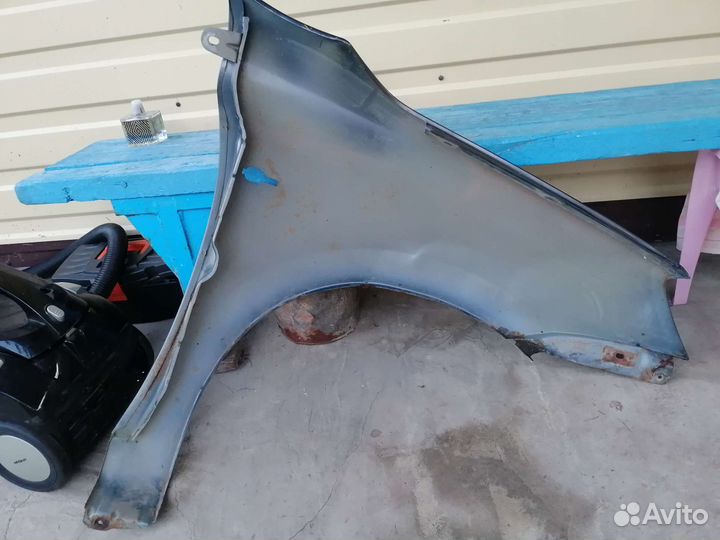 Переднее левое крыло гранта выпуск до 18 года