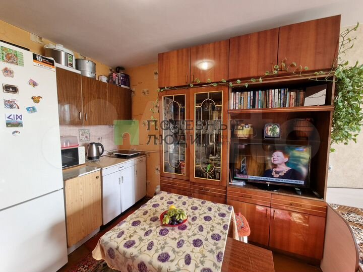 Комната 17 м² в 8-к., 4/9 эт.