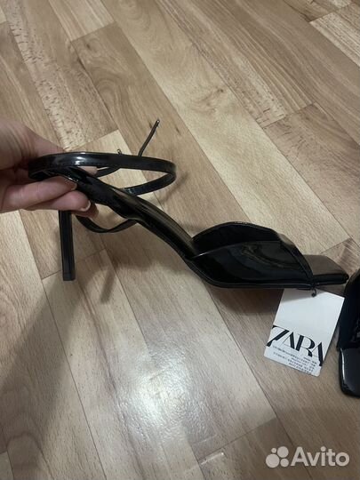 Босоножки zara