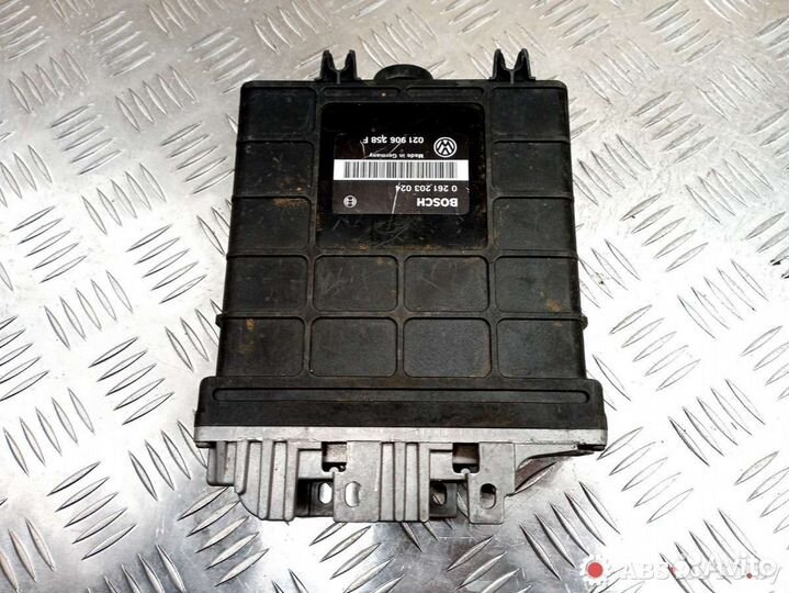 Блок управления двигателем Volkswagen Passat B4