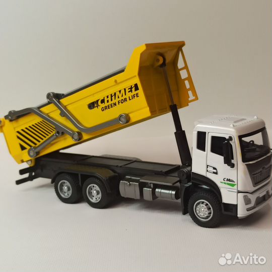Модель самосвала инерционная металлическая