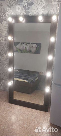 Зеркало с подсветкой в полный рост