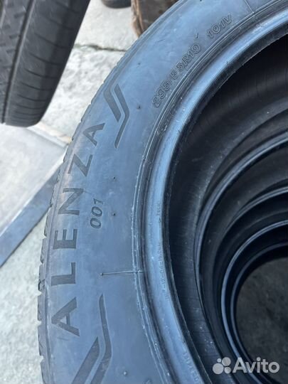 Bridgestone Alenza 001 235/55 R19