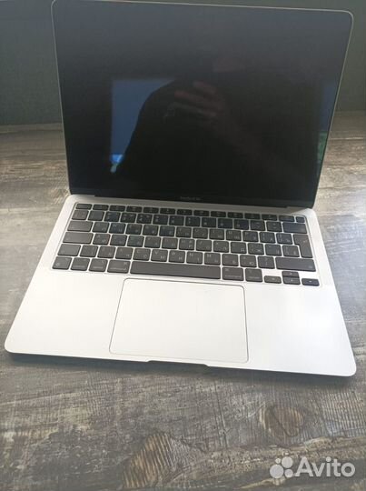 MacBook Air (M1, 2020) модель A2337