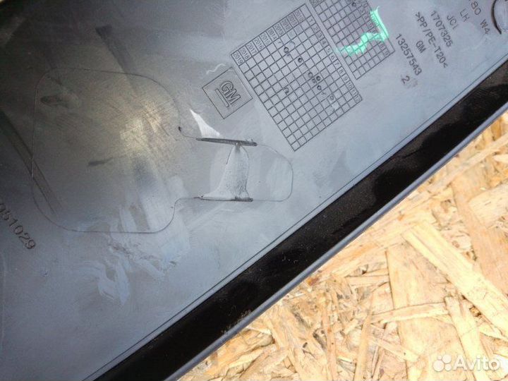 Накладка в салоне Opel Astra J седан 1.6 бензин