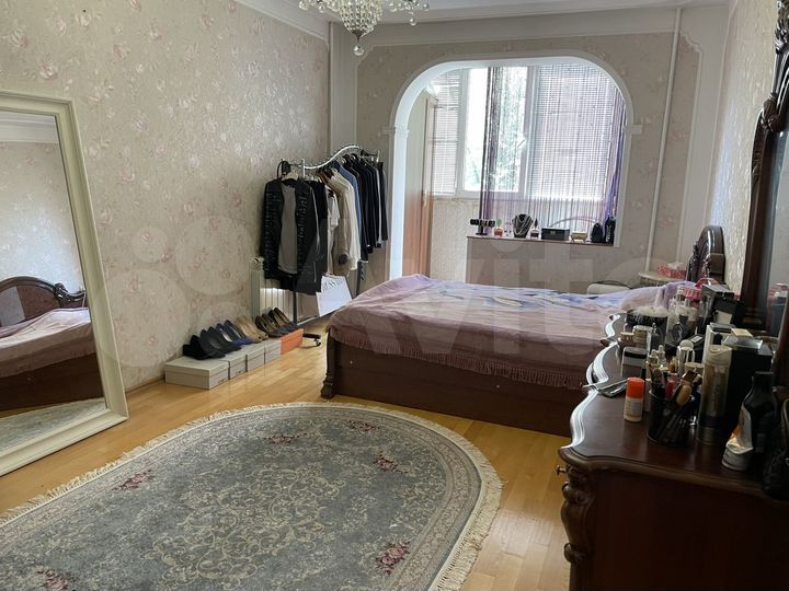 2-к. квартира, 54 м², 3/10 эт.