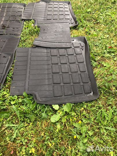 Автомобильные коврики резиновые