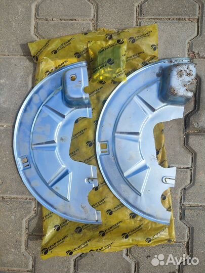 Пыльники тормозного барабана на полуприцеп