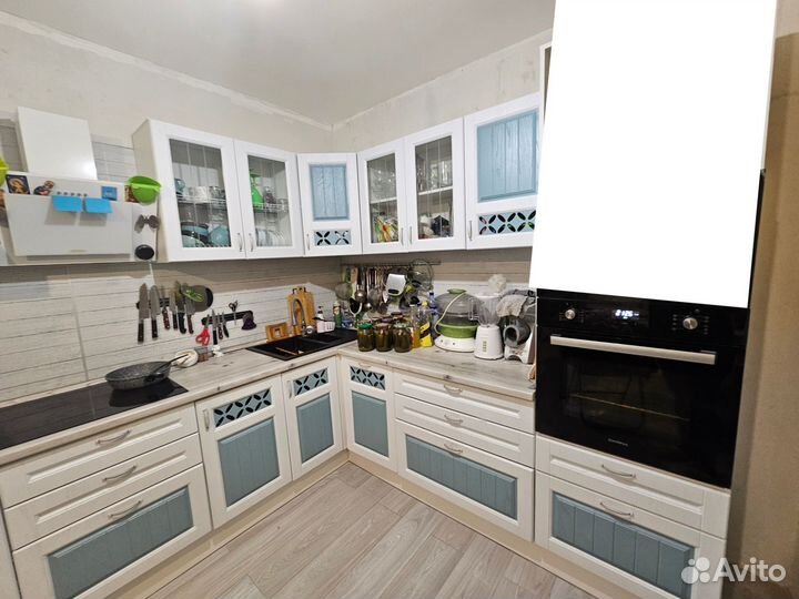 Угловая кухня бу с техникой