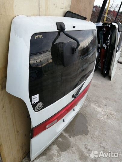 Дверь багажника задняя Nissan Serena C24