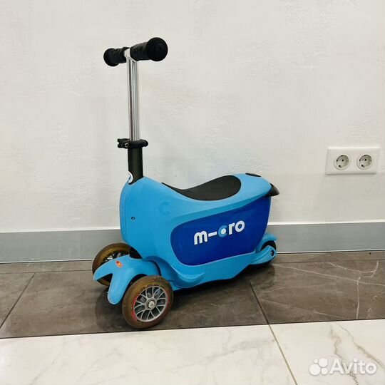 Micro Mini 2 Go трехколёсный самокат с сидением