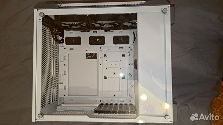 Компьютерный корпус Corsair iCUE 220T RGB Airflow