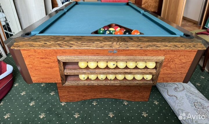 Бильярдный стол