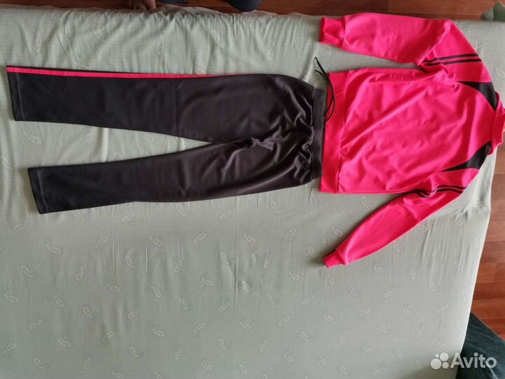 Костюм спортивный