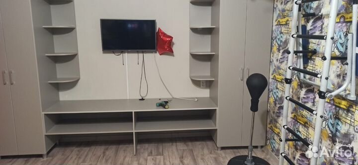Продается мебельная стенка
