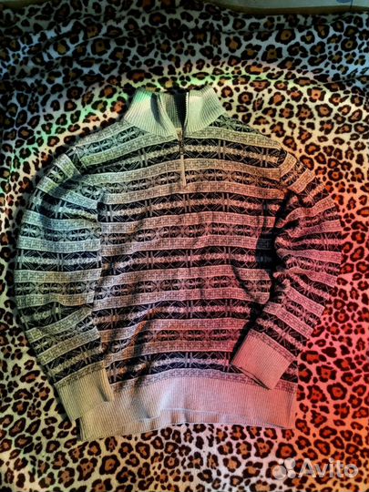 Уютный свитер на молнии