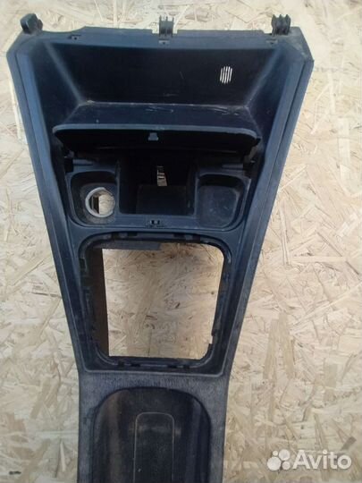 Подлокотник,борода Lifan Breez