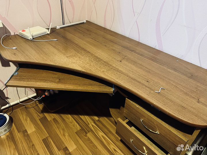 Компьютерный стол