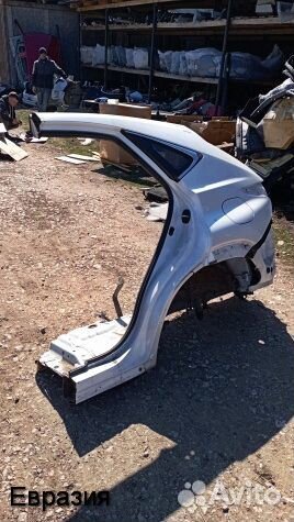 Задняя левая четверть на Lexus NX