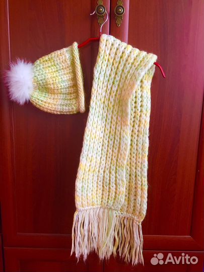 Вязаный комплект шапка и шарф