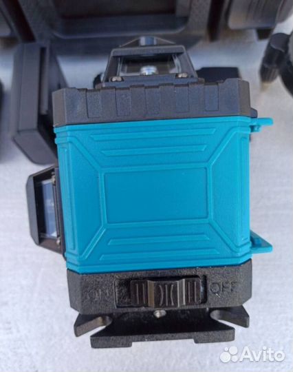 Аккумуляторный лазерный уровень Makita 4D (Арт.360