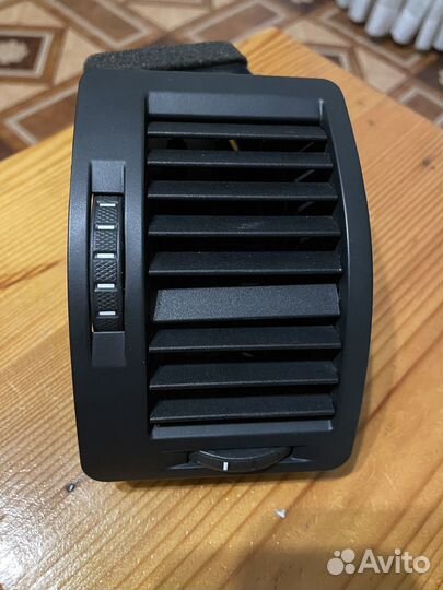 Дефлектор воздуховода правый шкода а5