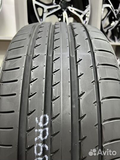 Yokohama Advan Sport V105S 265/40 R19 102Y