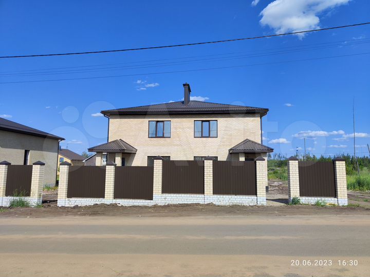 Таунхаус 140 м² на участке 6 сот.