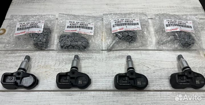 Датчики давления в шины оригинал Toyota PMV-C215