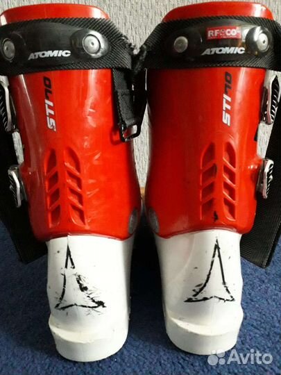 Горнолыжные ботинки atomic
