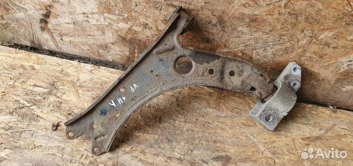 Рычаг передний левый Volkswagen Golf V 2003-2009