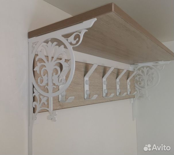 Вешалка настенная в прихожую для одежды