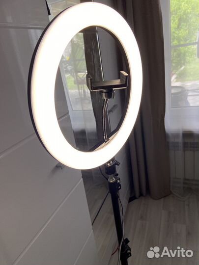 Кольцевая лампа со штативом