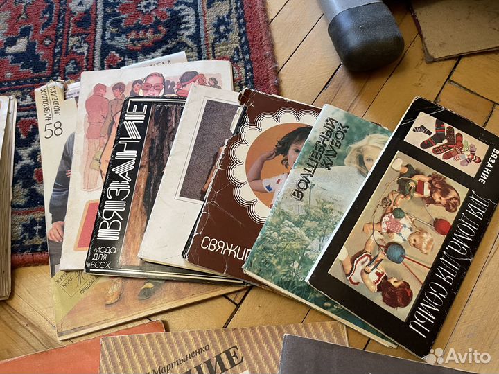 Коллекция книг журналов открыток по вязанию