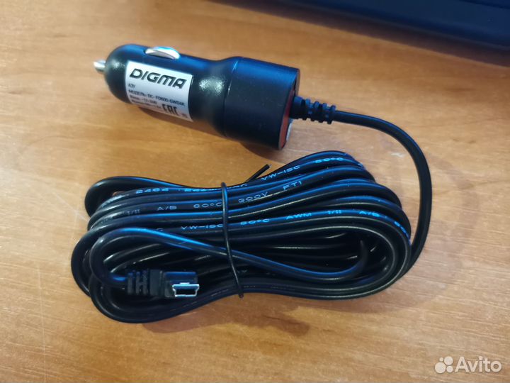 Автомобильное зарядное устройство Mini usb 5V 1.5A