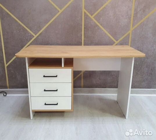 Стол письменный